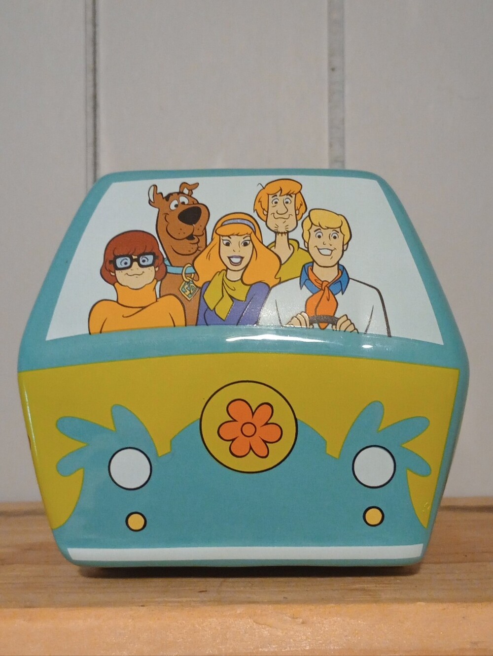 Scooby-Doo Mystery Machine Mug - Picture 4 of 8